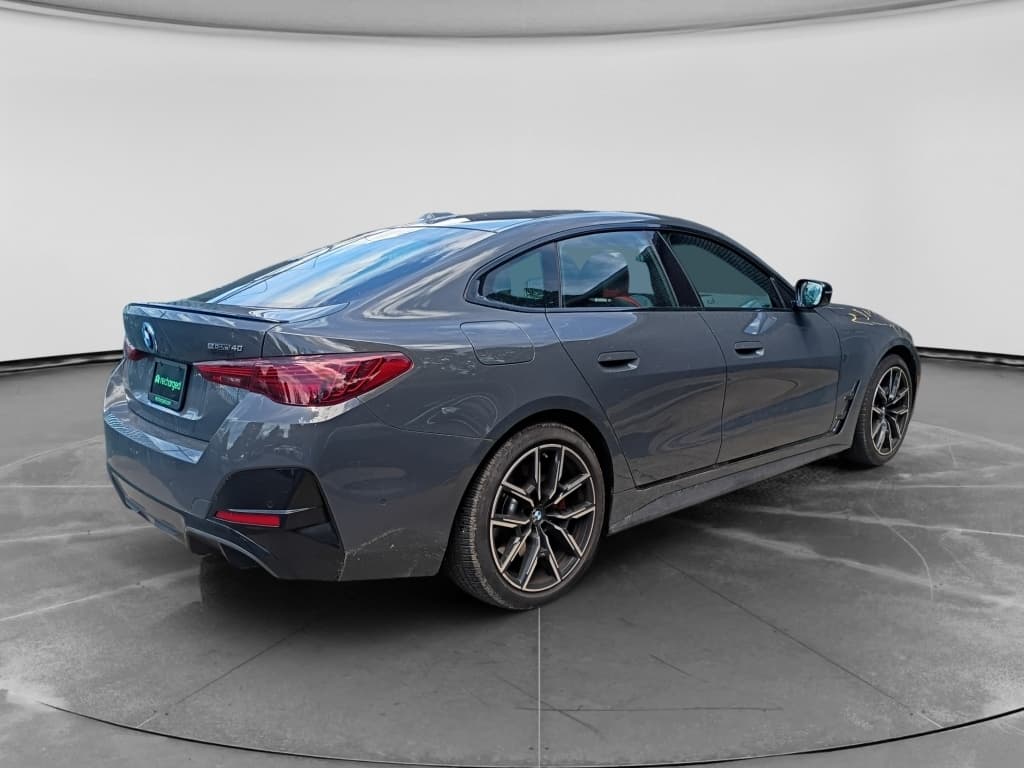 2025 BMW i4 view 3