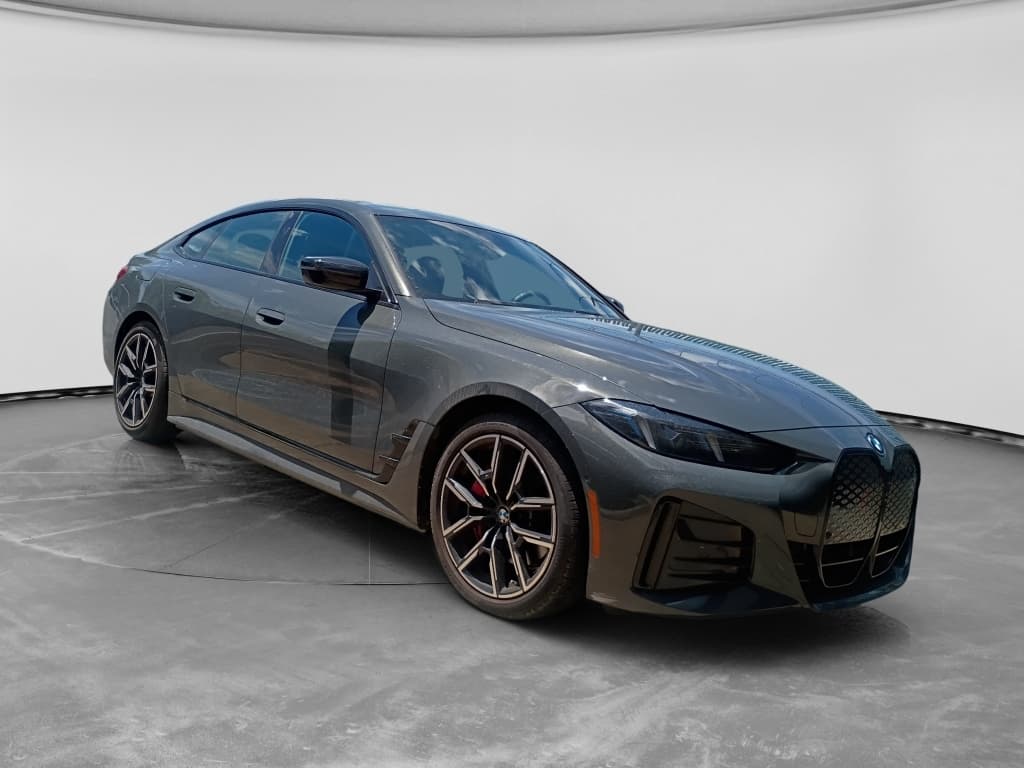 2025 BMW i4 view 2
