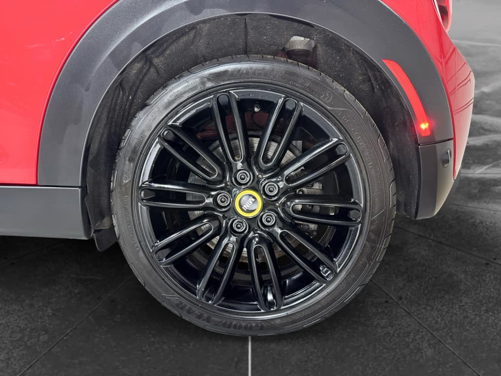 2024 MINI SE Hardtop view 30