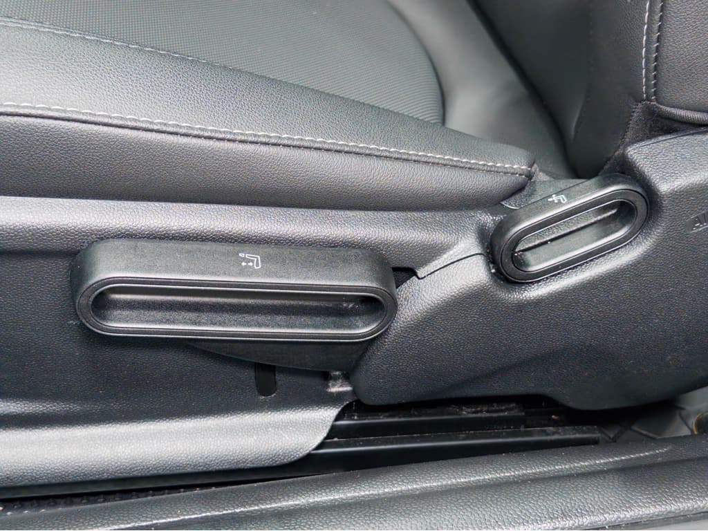 2024 MINI SE Hardtop view 7