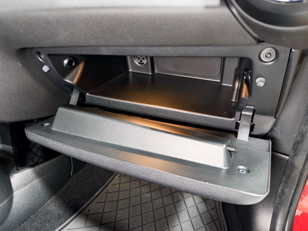 2024 MINI SE Hardtop view 20