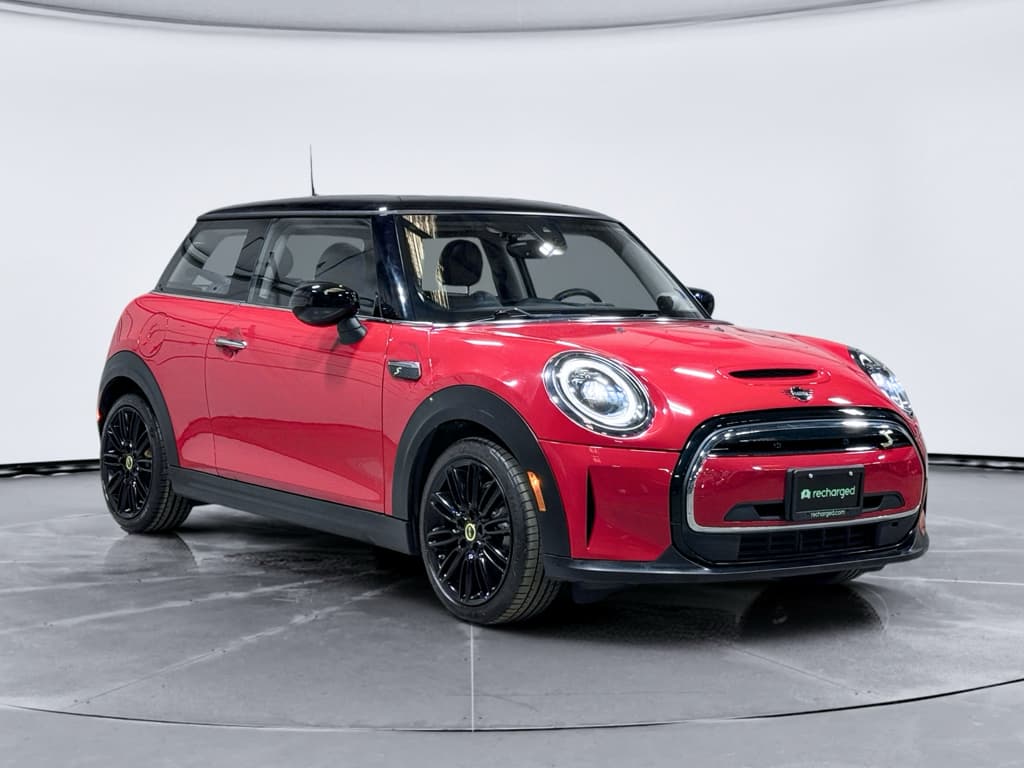 2024 MINI SE Hardtop view 4