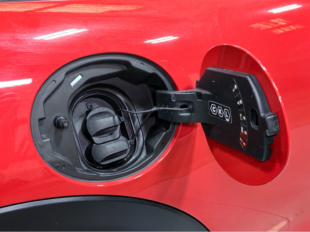 2024 MINI SE Hardtop view 5