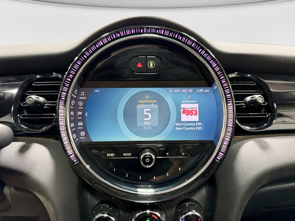 2024 MINI SE Hardtop view 13
