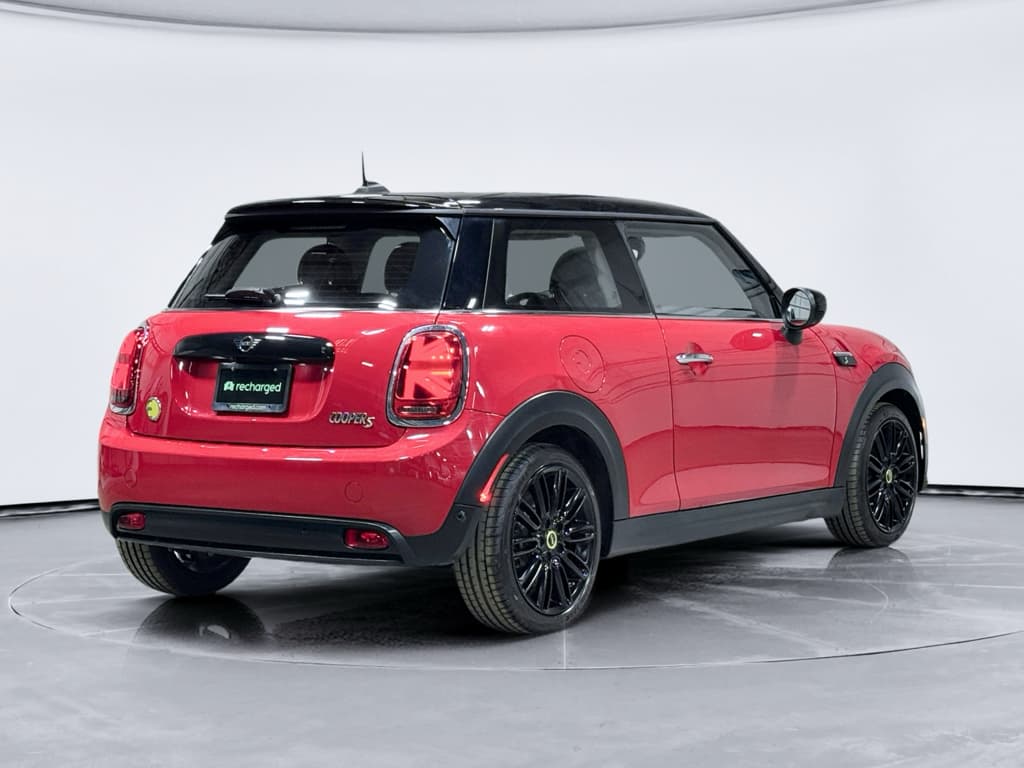 2024 MINI SE Hardtop view 3