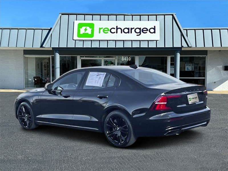 2022 Volvo S60 view 4