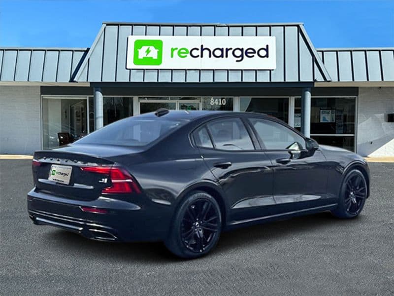 2022 Volvo S60 view 6