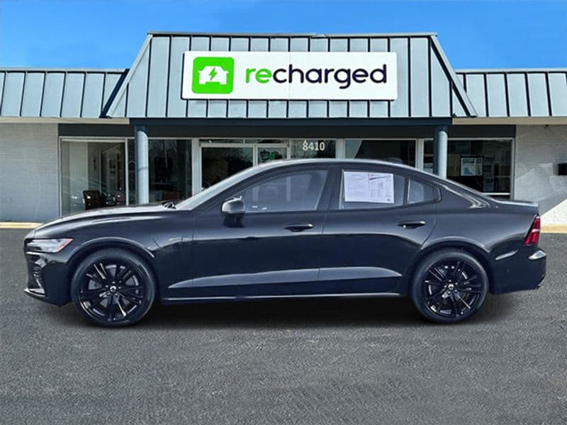 2022 Volvo S60 view 7