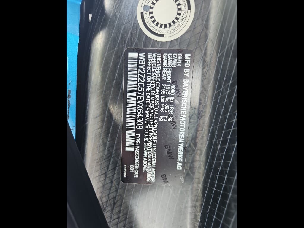 2014 BMW i8 view 23