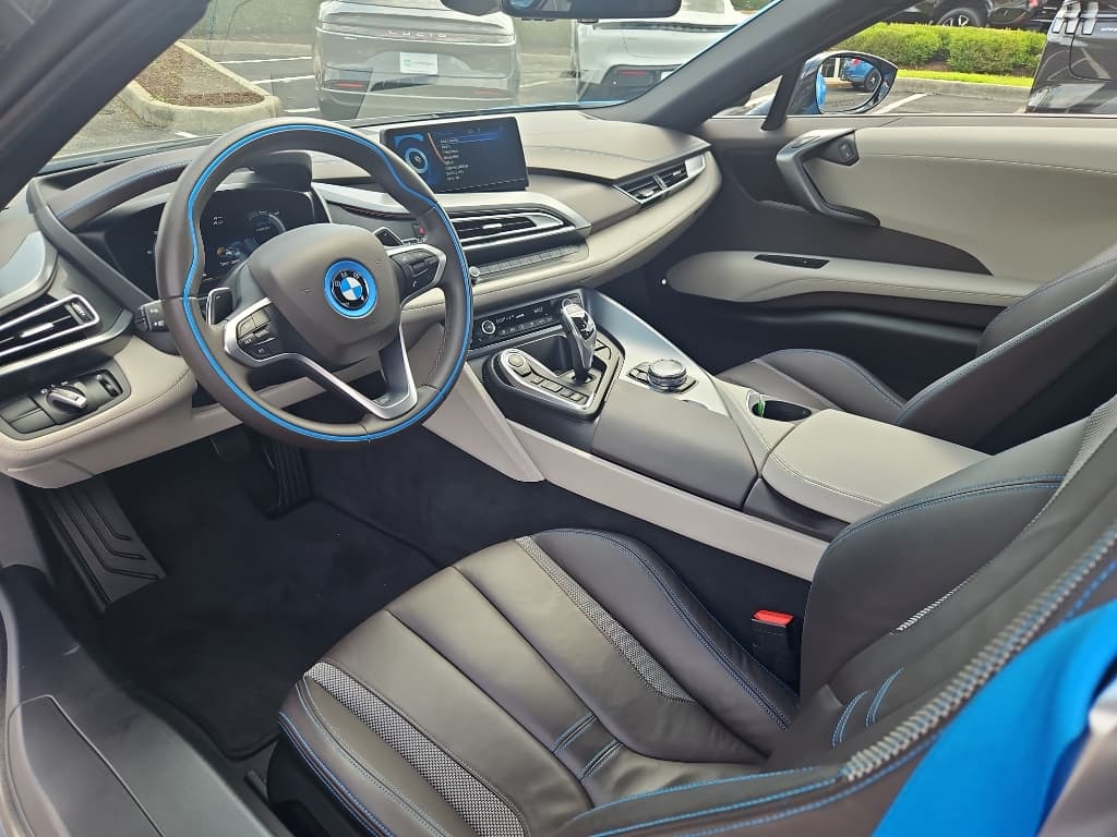 2014 BMW i8 view 15