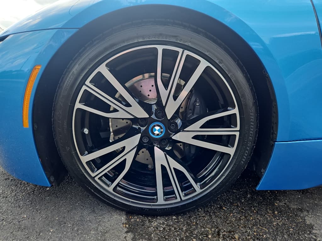 2014 BMW i8 view 25
