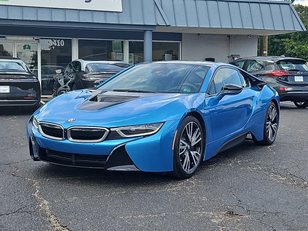 2014 BMW i8 view 5