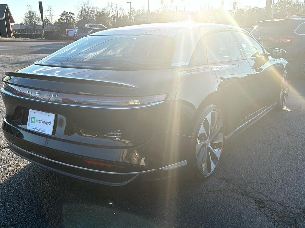 2022 Lucid Air view 3