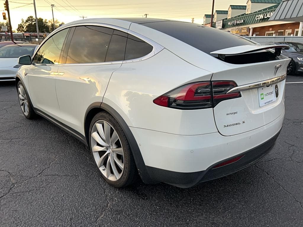 2016 Tesla Model X view 2