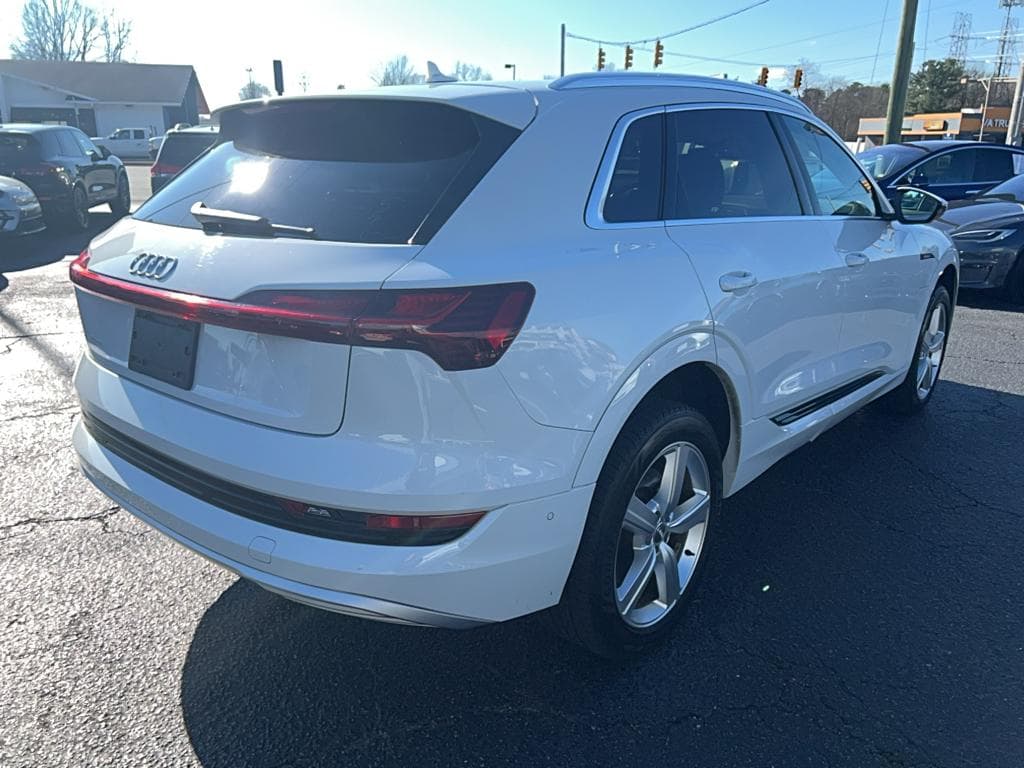 2019 Audi e-tron view 3