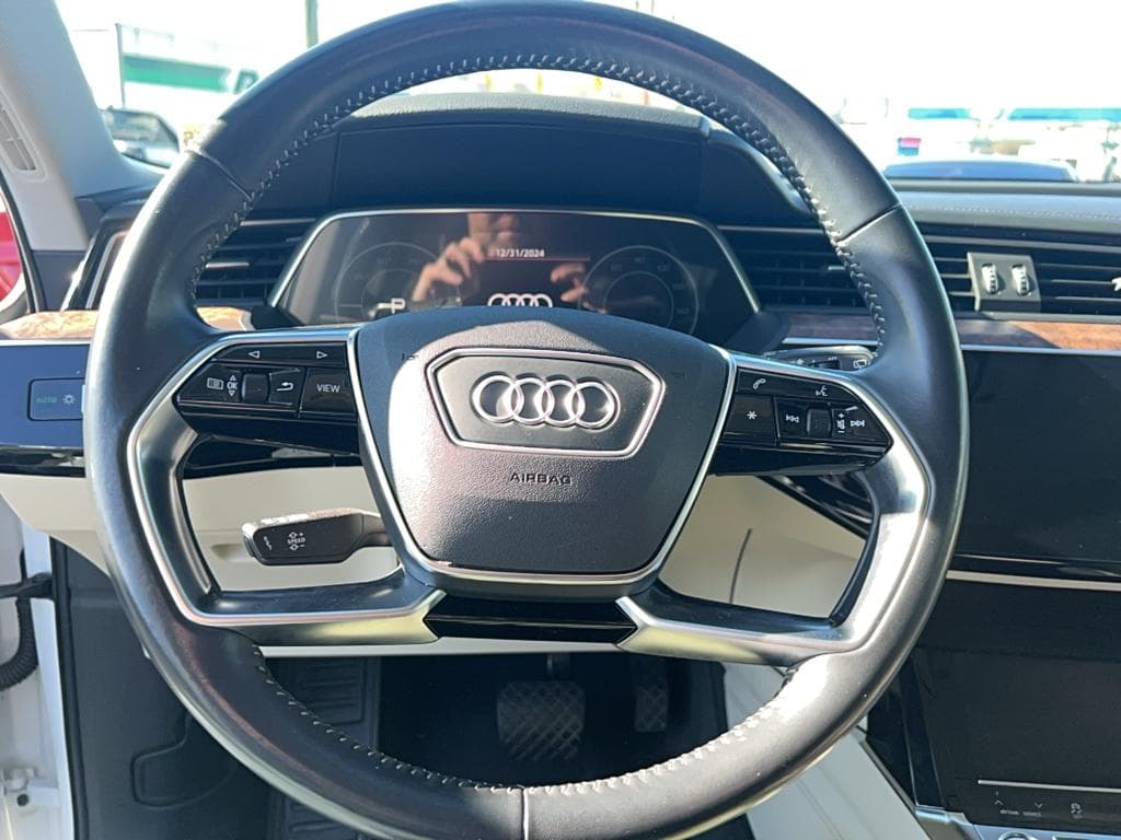 2019 Audi e-tron view 7