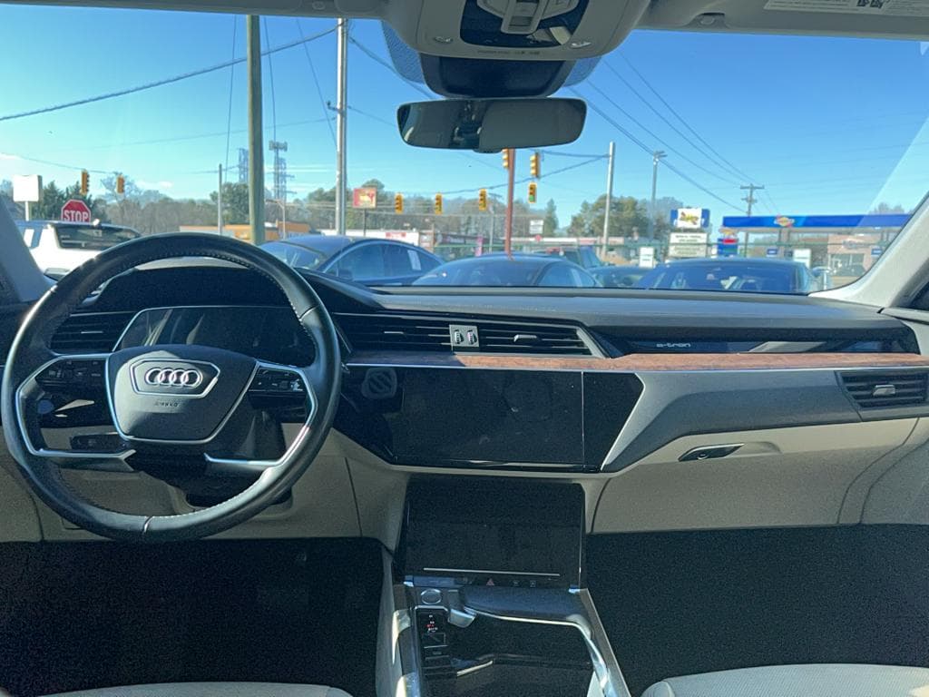 2019 Audi e-tron view 12