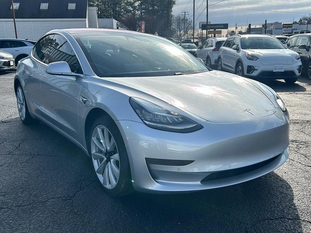 2018 Tesla Model 3 view 4