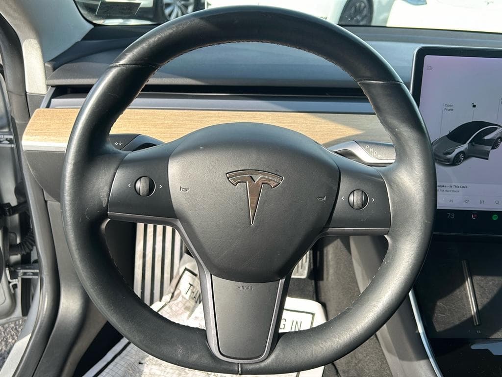 2018 Tesla Model 3 view 8