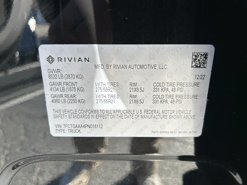 2023 Rivian R1T view 25