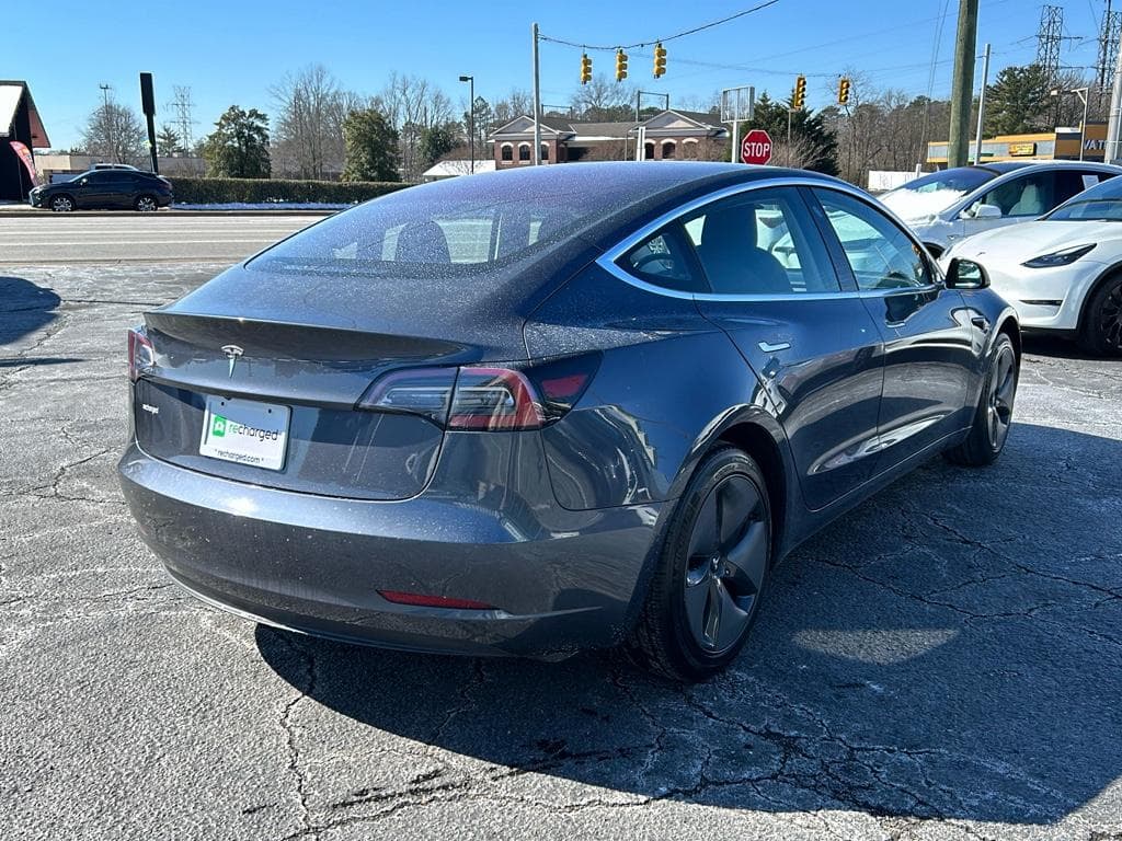 2018 Tesla Model 3 view 3