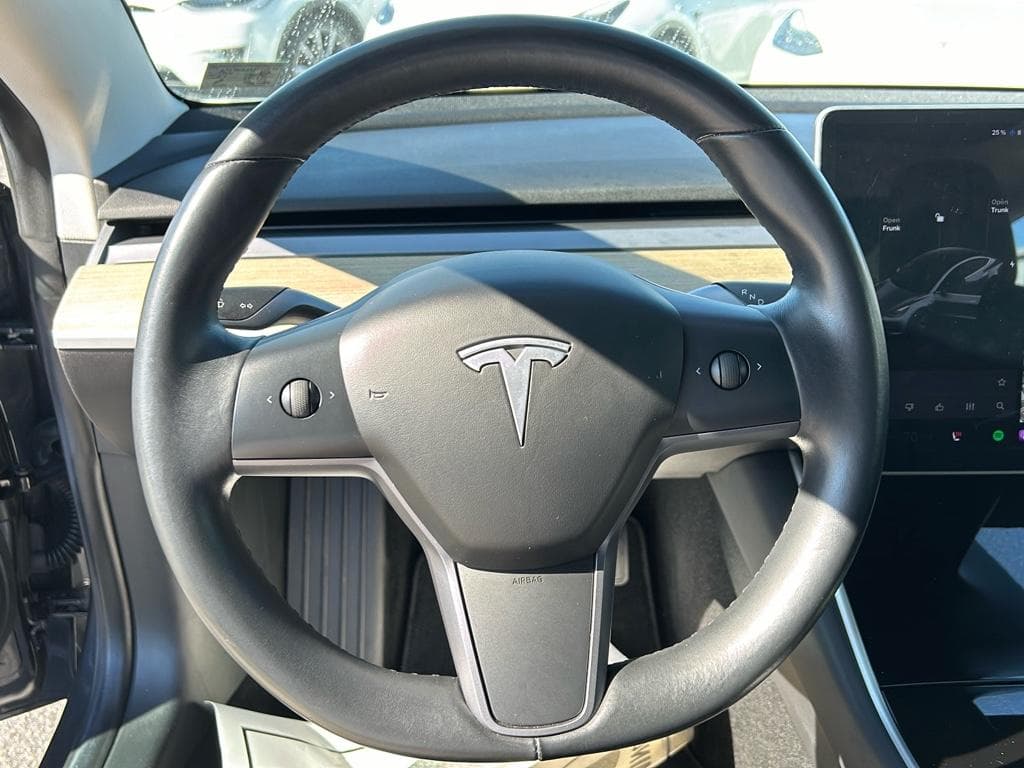 2018 Tesla Model 3 view 7