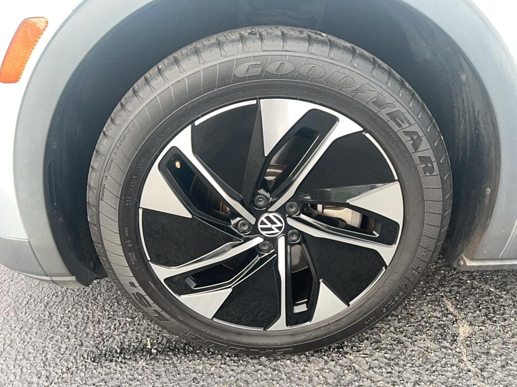 2021 Volkswagen ID.4 view 25