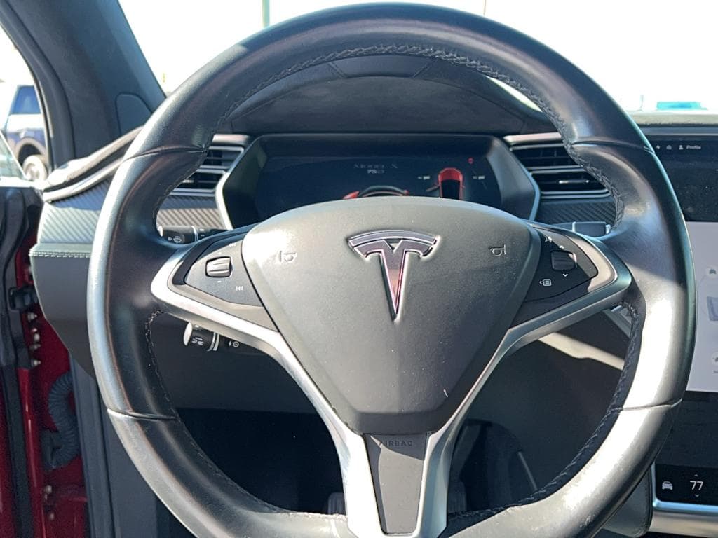 2017 Tesla Model X view 8