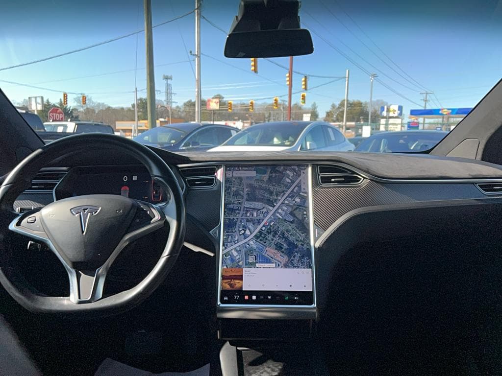 2017 Tesla Model X view 13