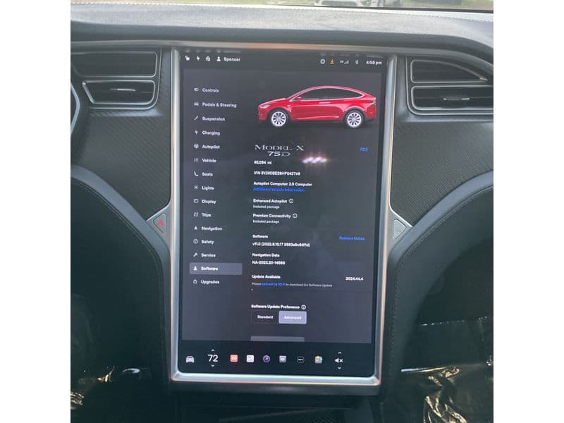 2017 Tesla Model X view 9