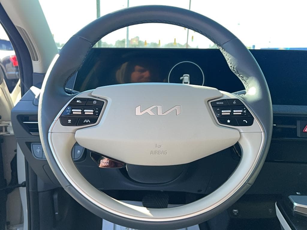 2022 Kia EV6 view 7