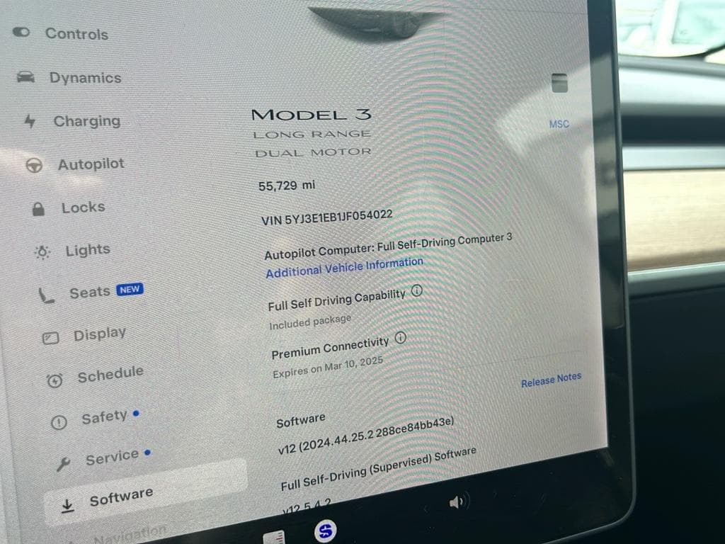 2018 Tesla Model 3 view 9