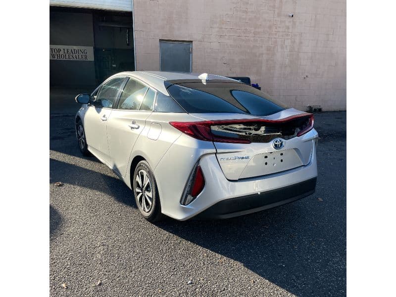 2017 Toyota Prius Prime view 2