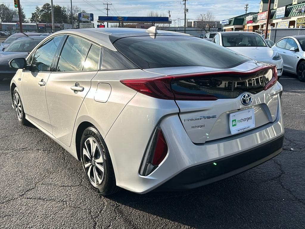 2017 Toyota Prius Prime view 2