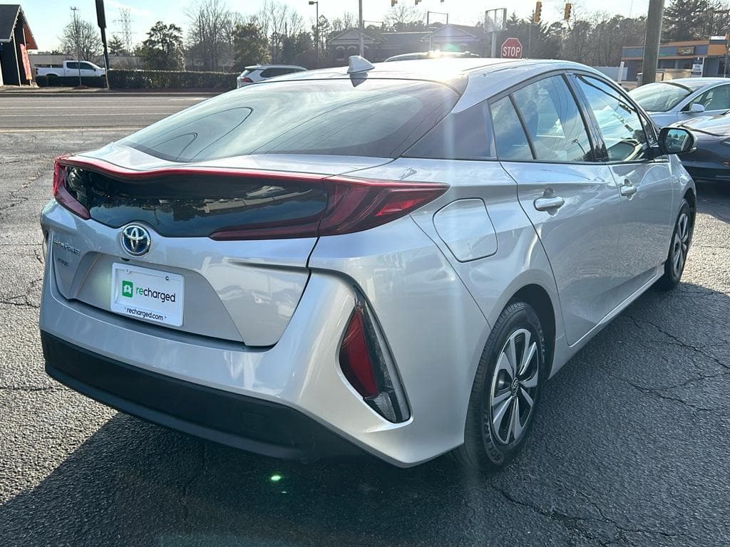 2017 Toyota Prius Prime view 3