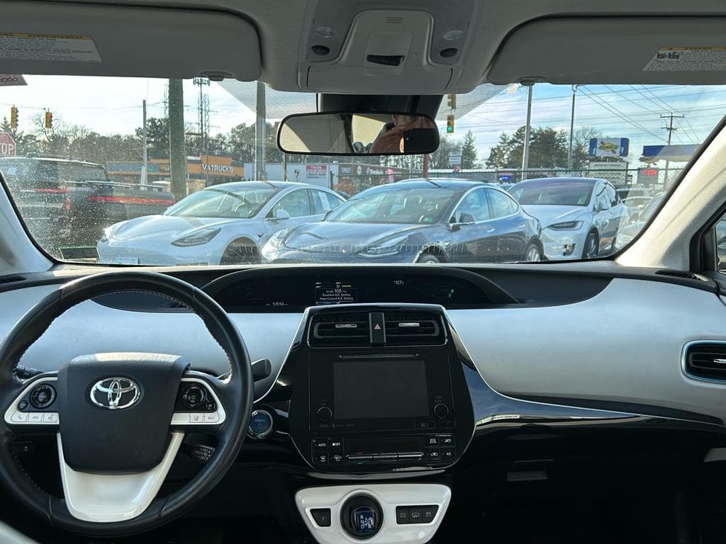 2017 Toyota Prius Prime view 14