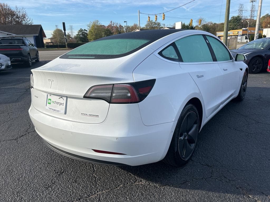 2018 Tesla Model 3 view 3