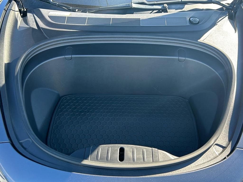 2018 Tesla Model 3 view 19