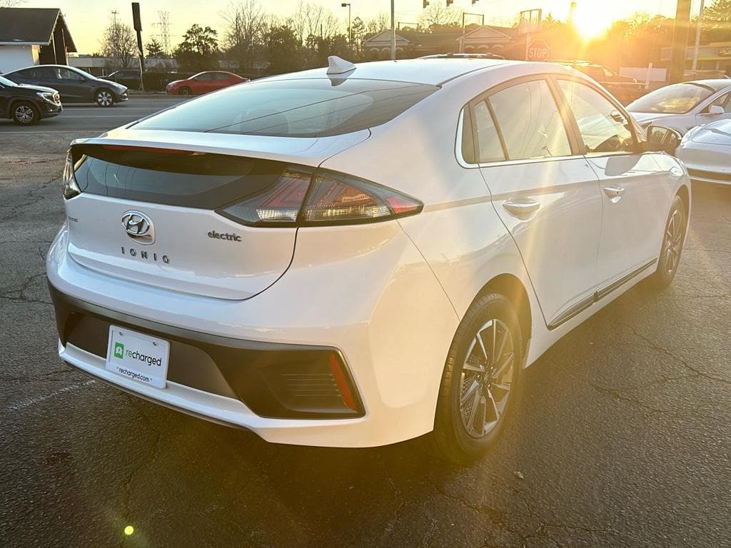 2021 Hyundai IONIQ Electric view 3