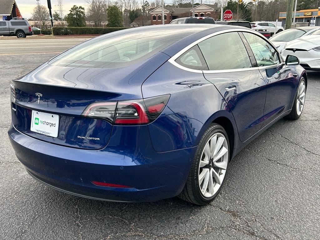 2018 Tesla Model 3 view 3