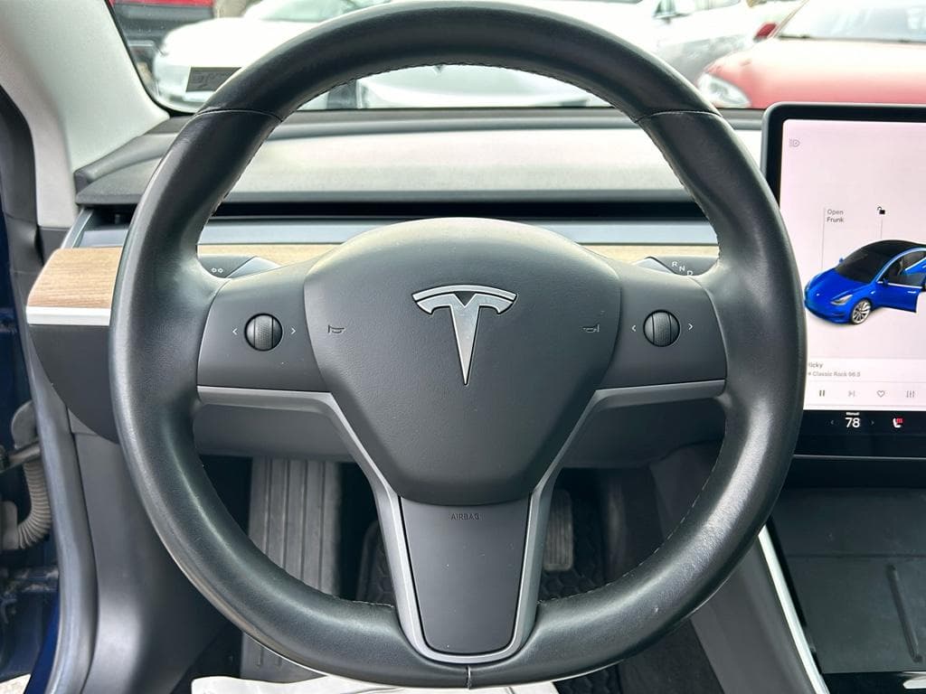 2018 Tesla Model 3 view 8