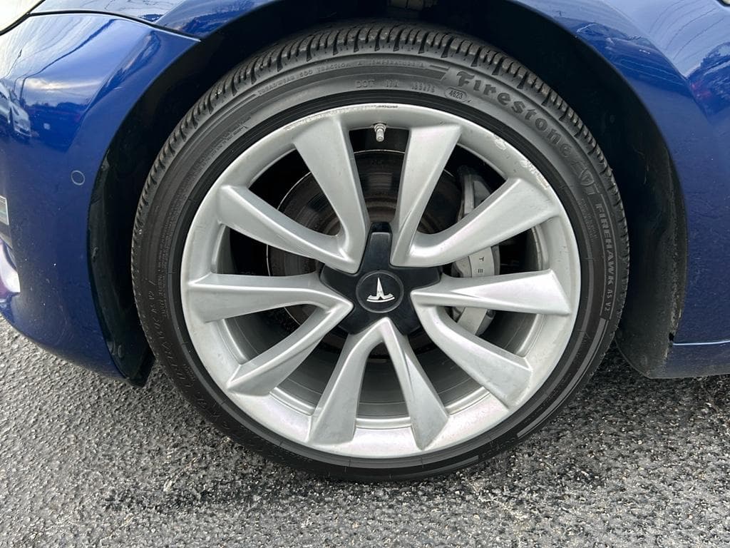 2018 Tesla Model 3 view 29