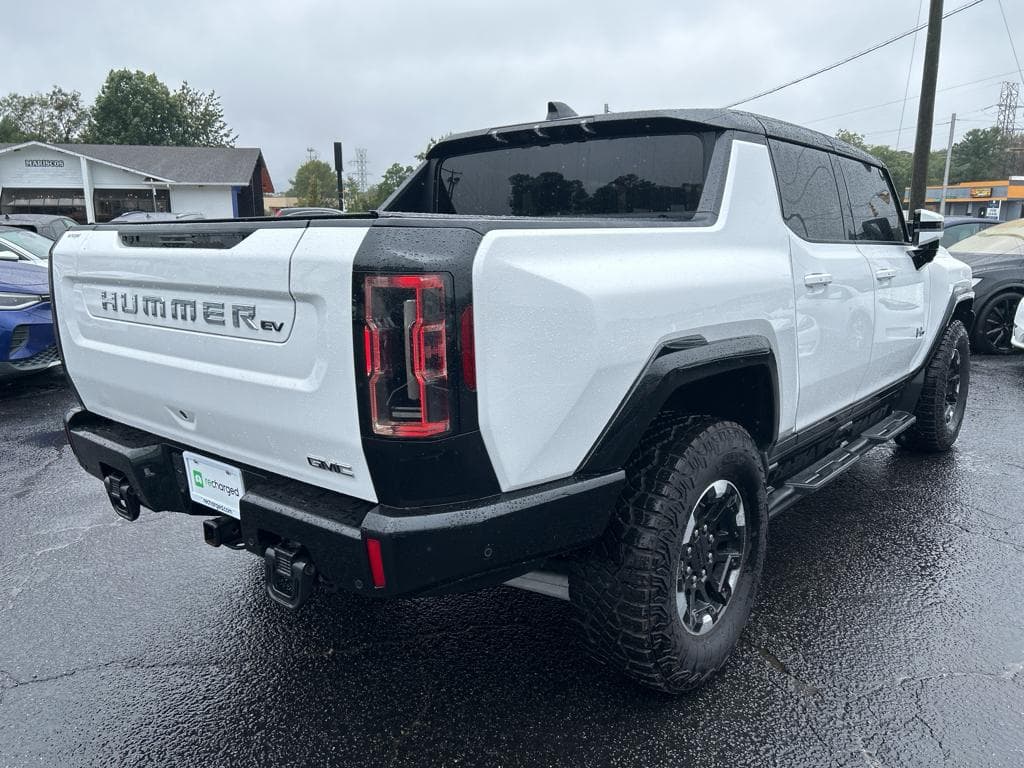 2022 GMC Hummer EV view 4