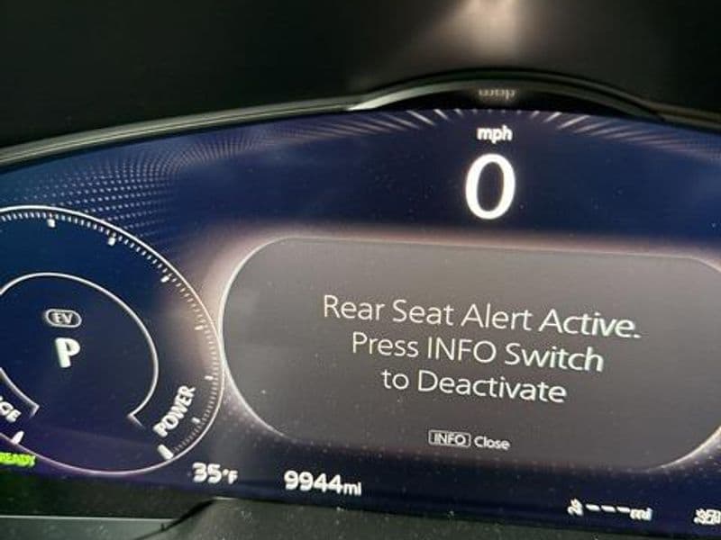 2024 Mazda CX-90 PHEV view 11