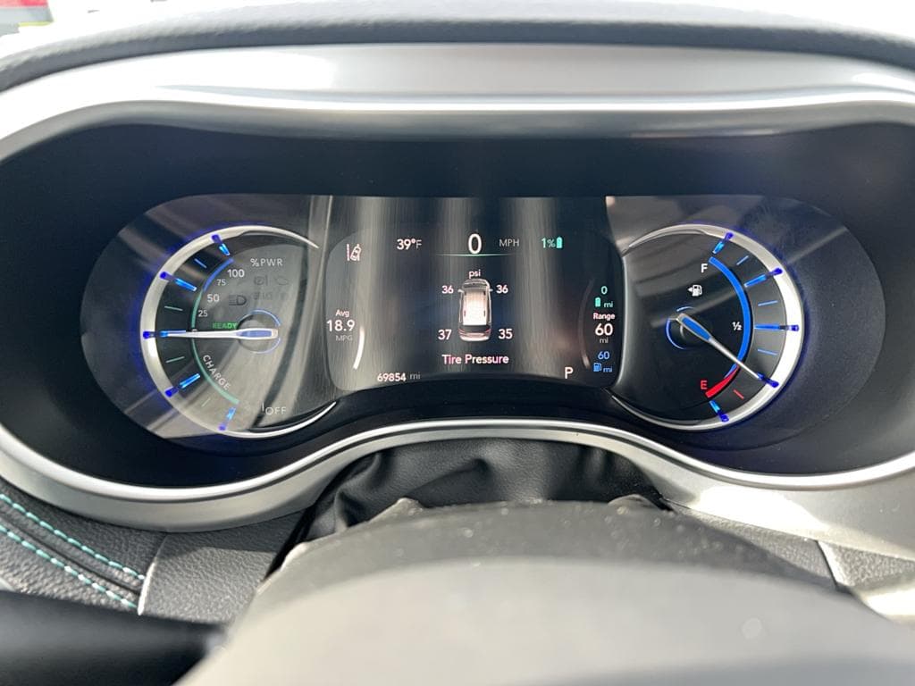 2018 Chrysler Pacifica view 9