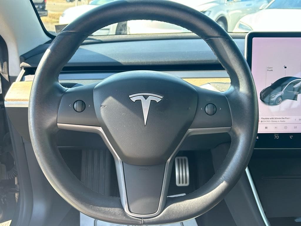 2018 Tesla Model 3 view 8