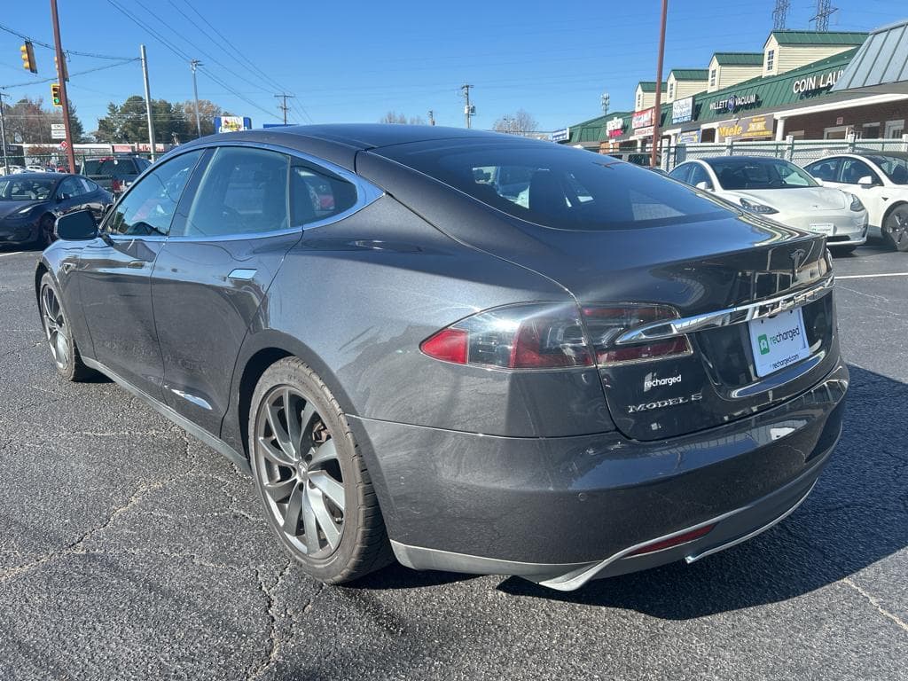 2015 Tesla Model S view 2