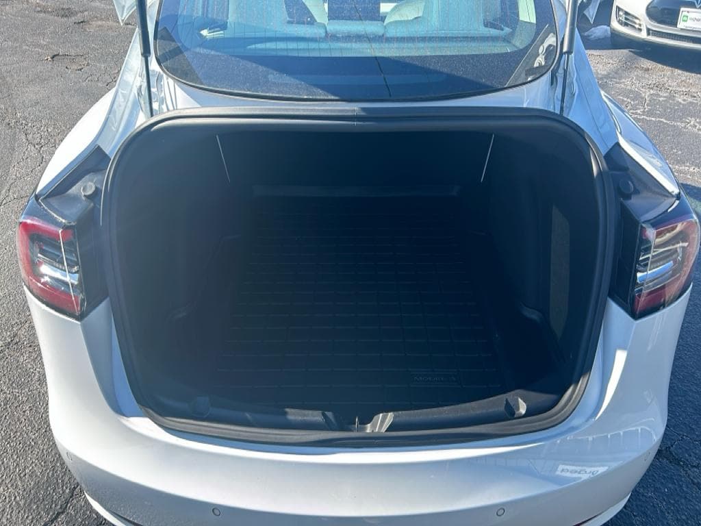 2018 Tesla Model 3 view 18