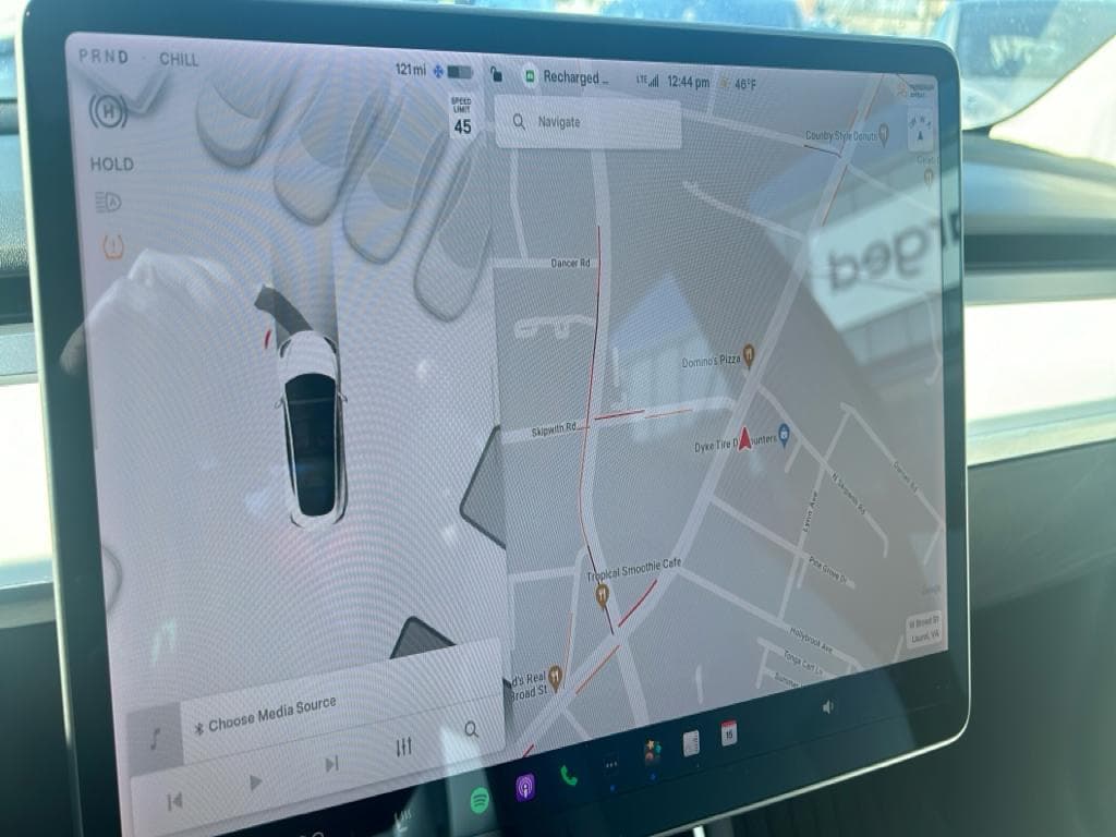 2018 Tesla Model 3 view 8