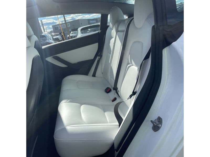 2018 Tesla Model 3 view 6